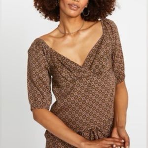 NWT Volcom Beachnut Top